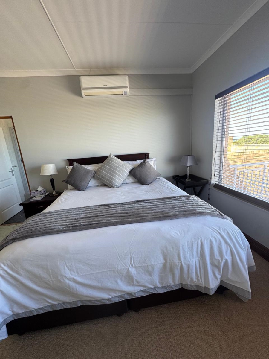 6 Bedroom Property for Sale in Aston Bay Eastern Cape